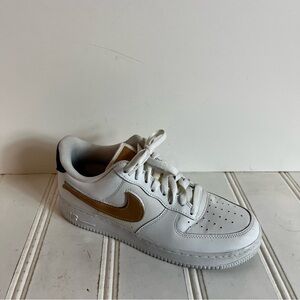 Nike White and Cream Athletic Shoes